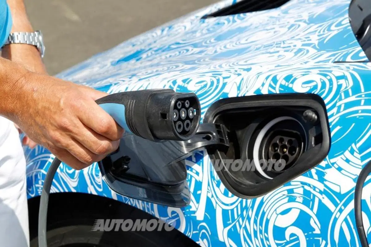 BMW i8: i dati ufficiali (14)