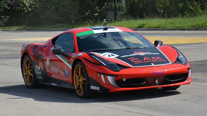 Ferrari 458 Italia da record: &ldquo;pit-stop&rdquo; a Roma per aiutare Amatrice