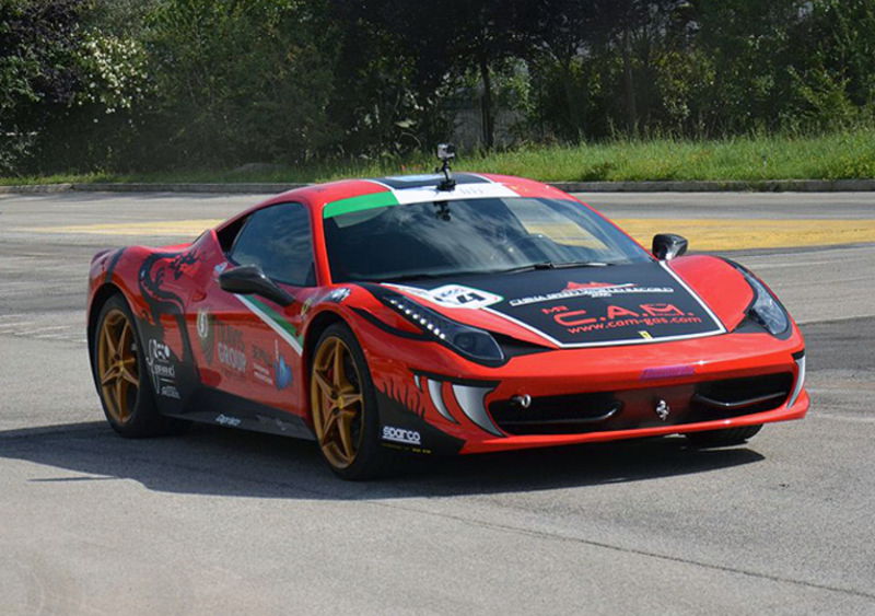 Ferrari 458 Italia da record: &ldquo;pit-stop&rdquo; a Roma per aiutare Amatrice