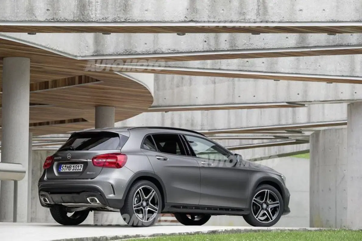 Mercedes GLA: foto e informazioni ufficiali (10)