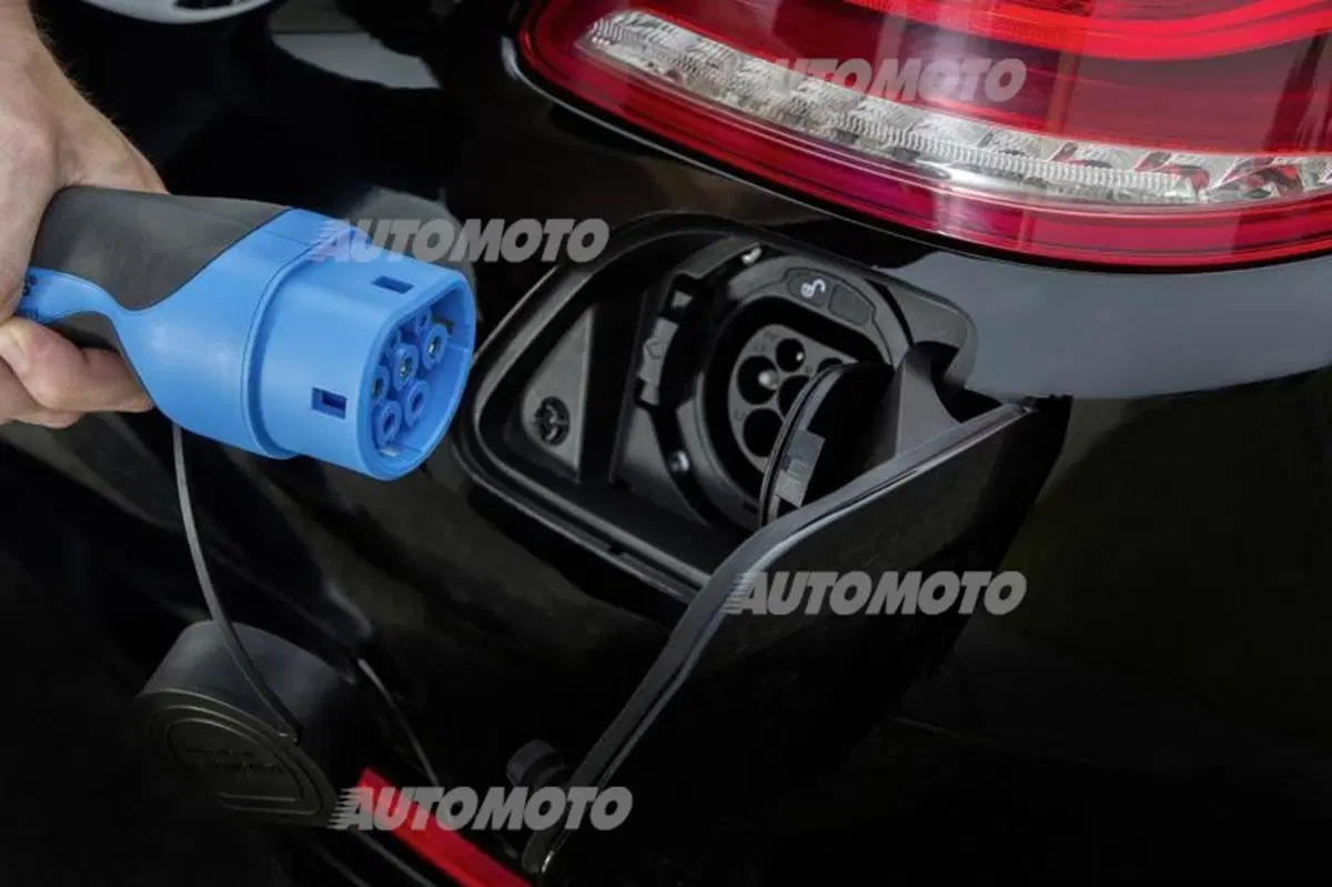 Mercedes-Benz Classe S 500 Plug-In Hybrid (4)