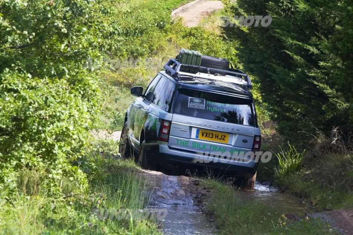 Range Rover e Range Rover Sport Hybrid: arrivano le versioni ibride a gasolio (2)