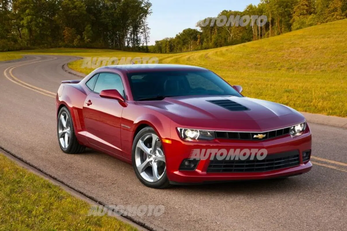 Chevrolet Camaro restyling: dettagli, prezzi e immagini ufficiali
