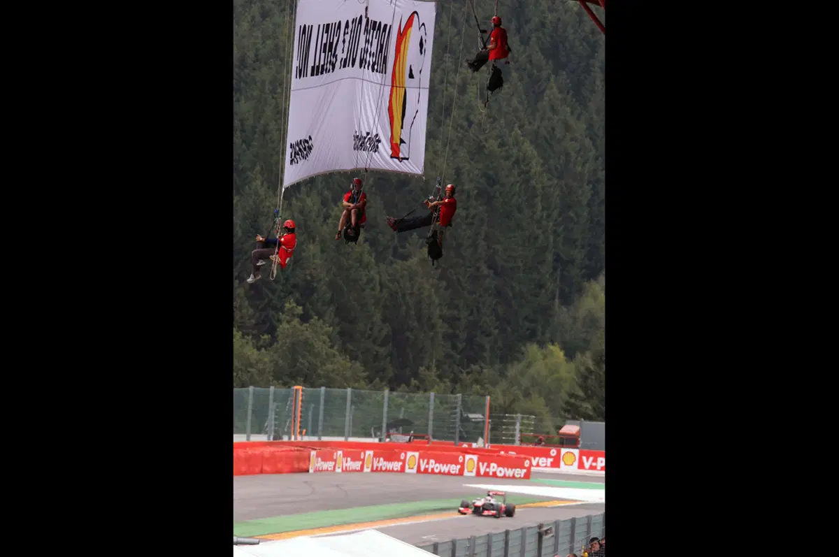 F1 Spa 2013: in Belgio arriva la protesta di Greenpeace (3)