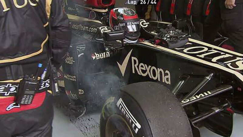 F1 Spa 2013: la Lotus di Raikkonen bloccata da una visiera a strappo