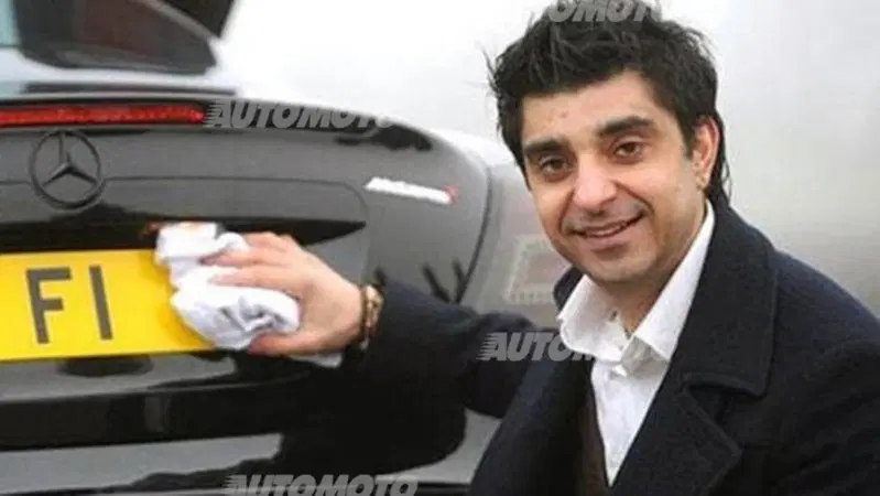 Gli offrono 7 milioni di dollari per la targa "F1" della sua auto, lui rifiuta