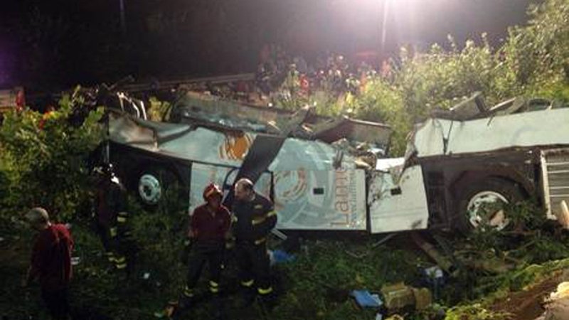 Tragedia bus in Irpinia: al momento dell&#039;incidente i freni erano fuori uso