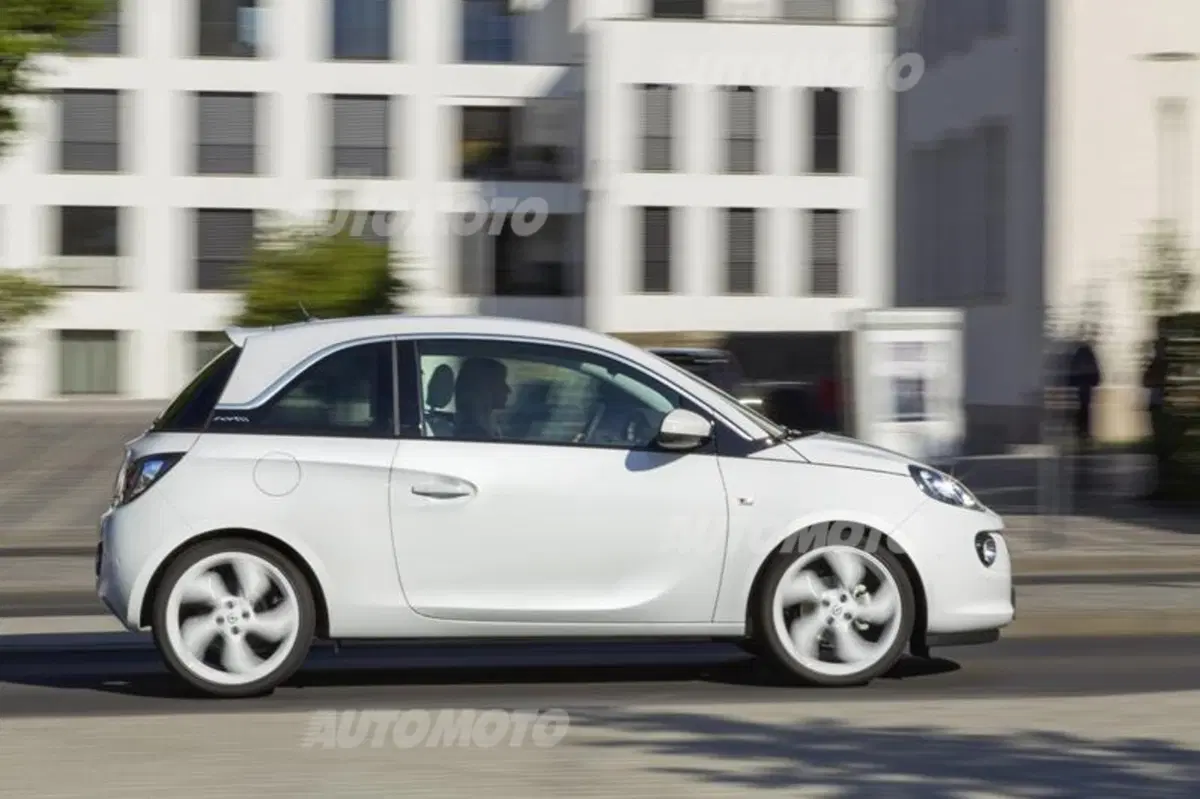 Opel Adam Black Link e White Link (2)