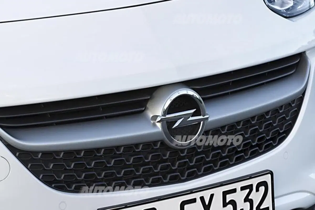Opel Adam Black Link e White Link (5)