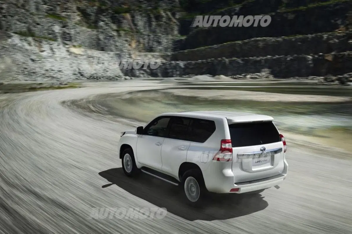Toyota Land Cruiser restyling (12)