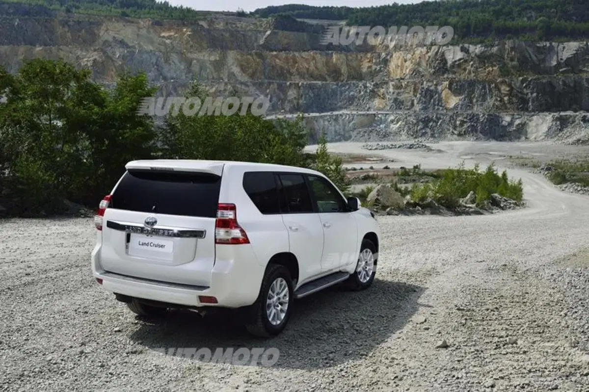 Toyota Land Cruiser restyling (13)
