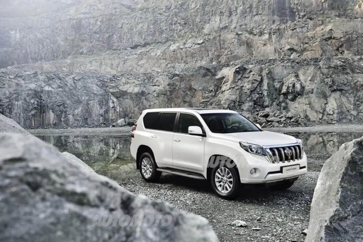 Toyota Land Cruiser restyling (16)