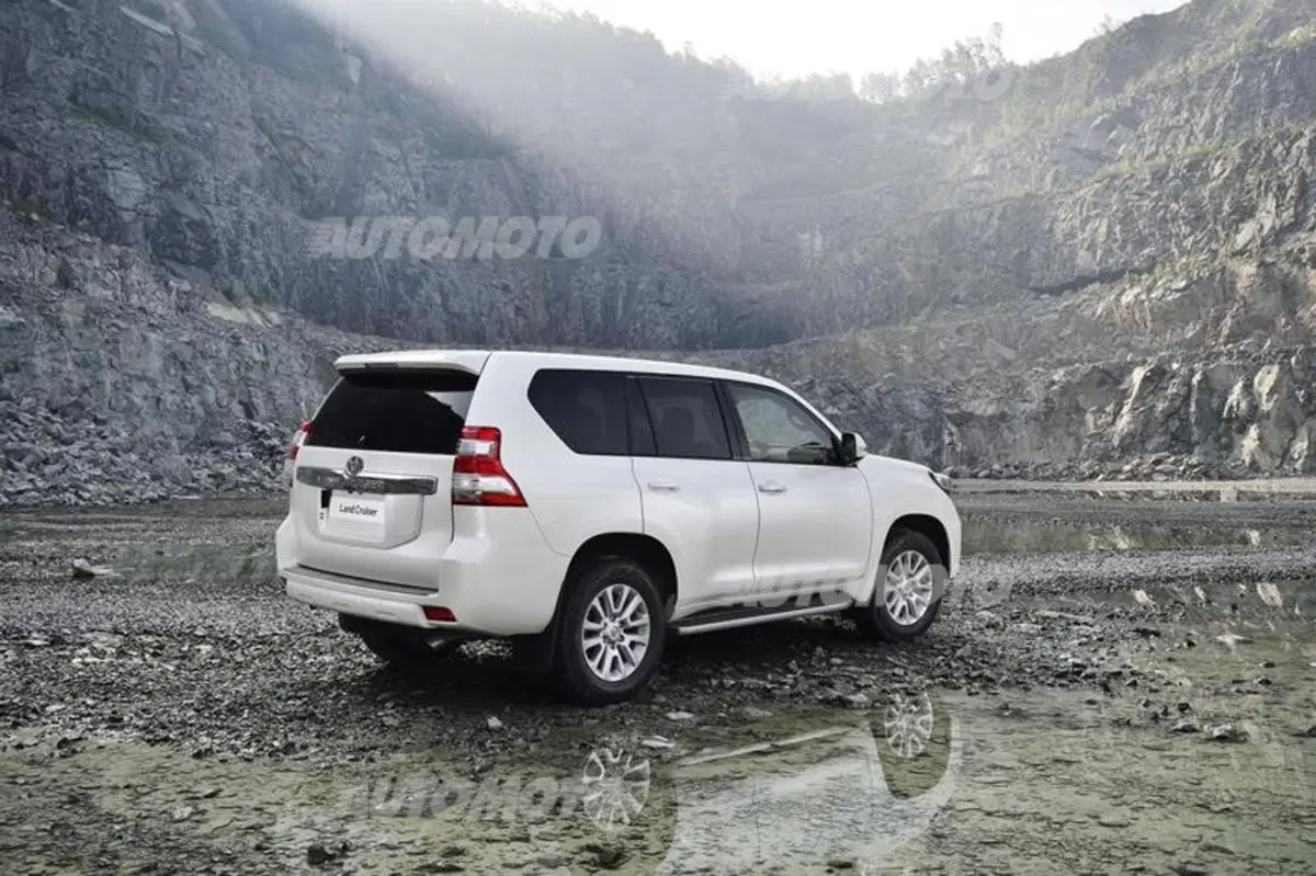 Toyota Land Cruiser restyling (20)