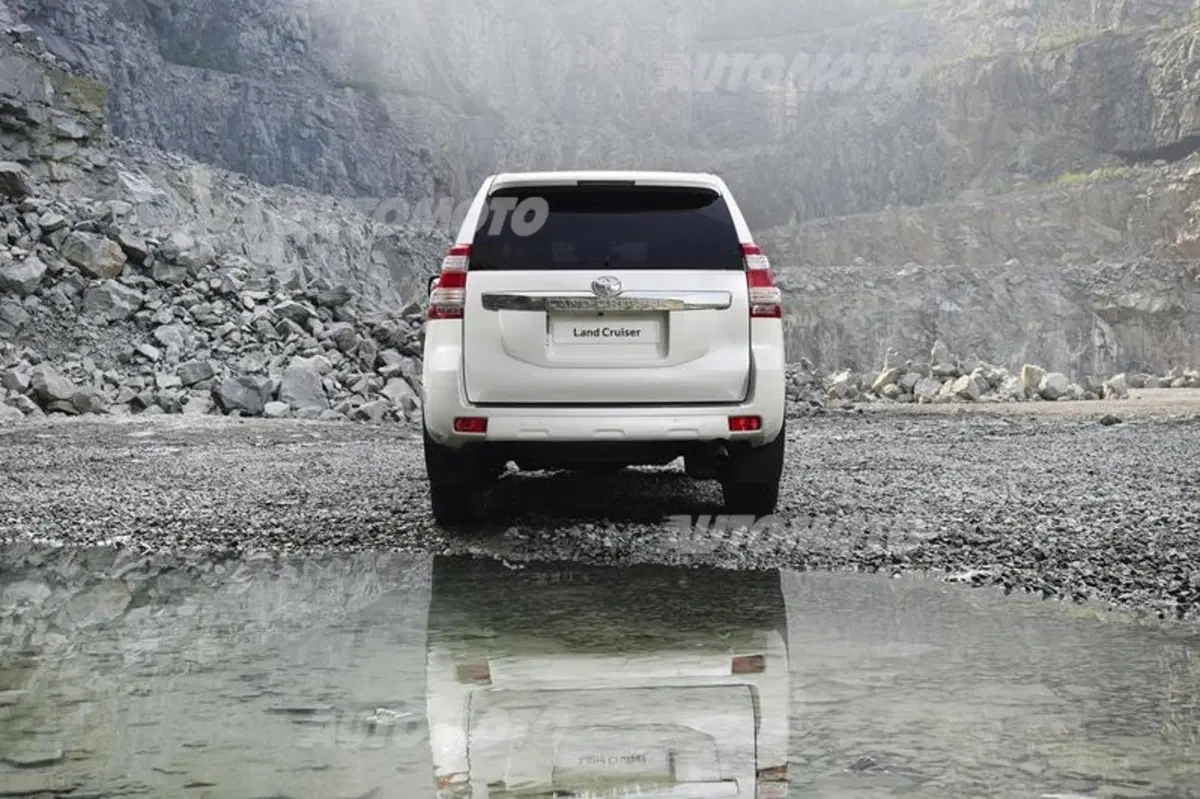 Toyota Land Cruiser restyling (22)