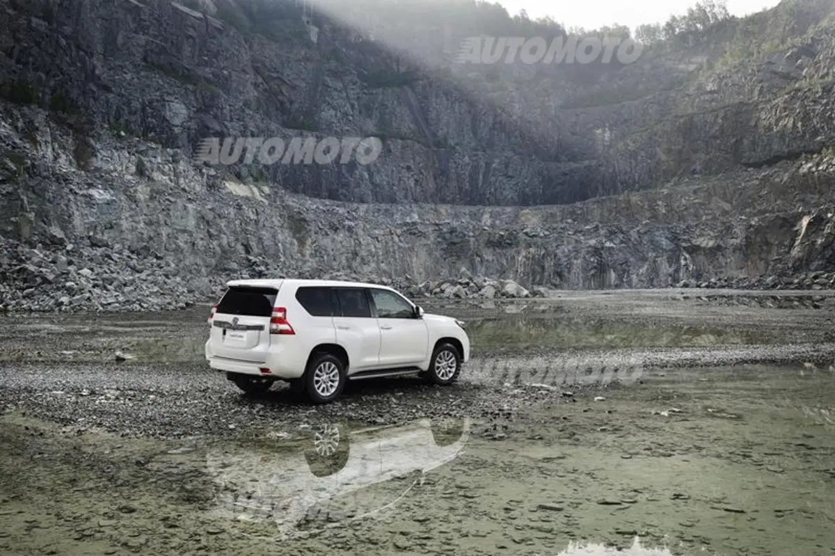 Toyota Land Cruiser restyling (24)