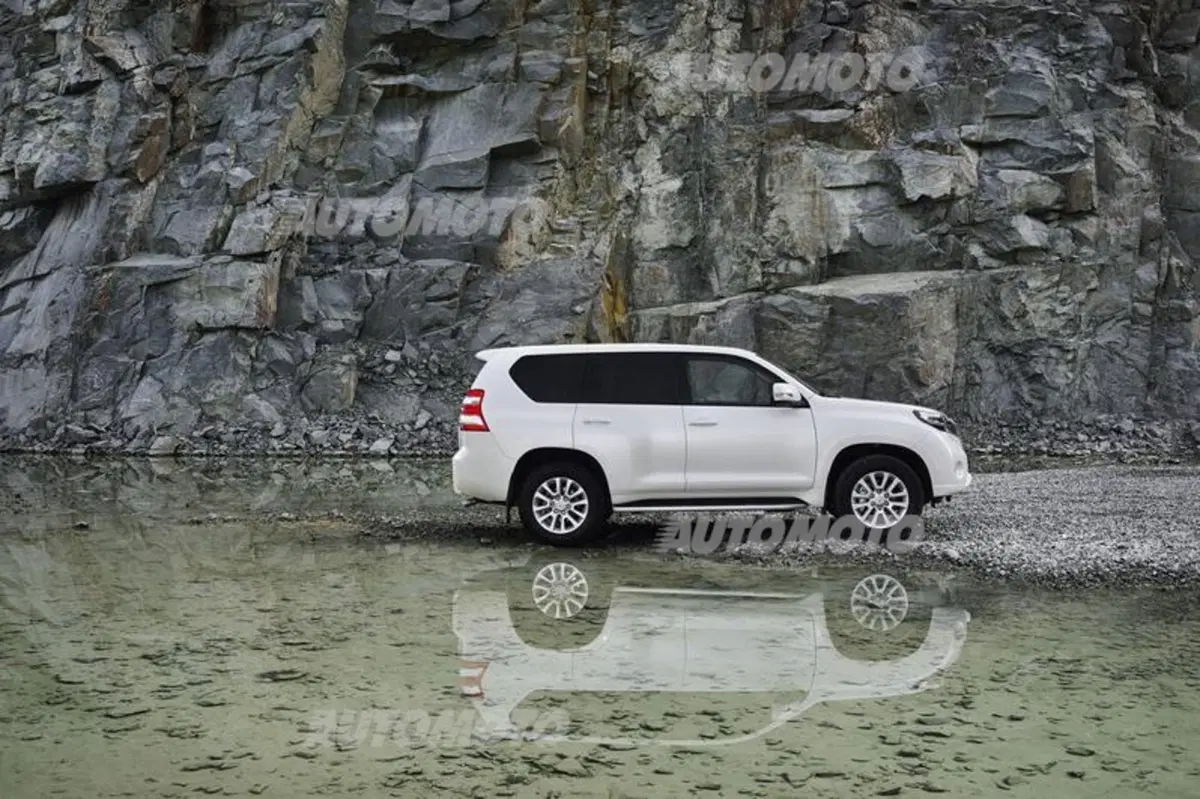 Toyota Land Cruiser restyling (30)