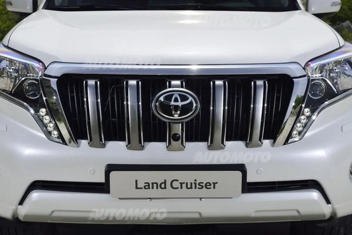 Toyota Land Cruiser restyling (32)