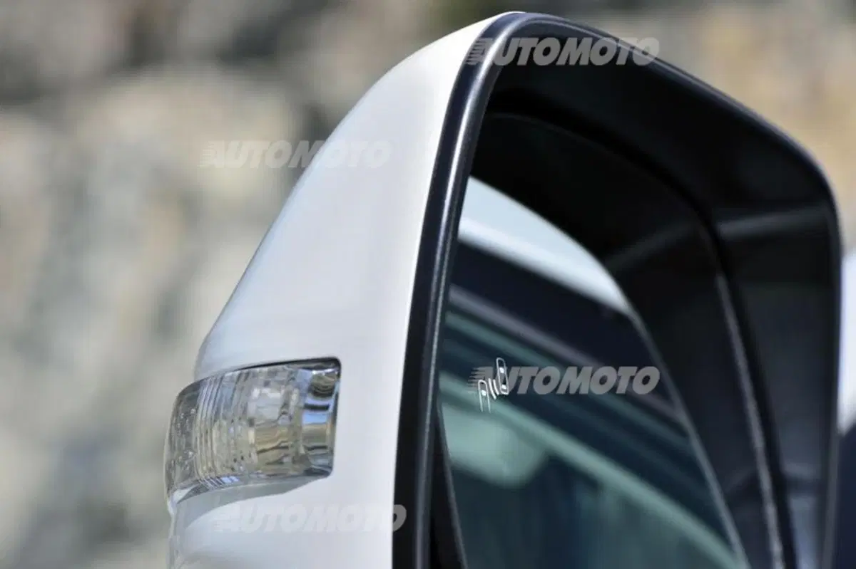 Toyota Land Cruiser restyling (35)