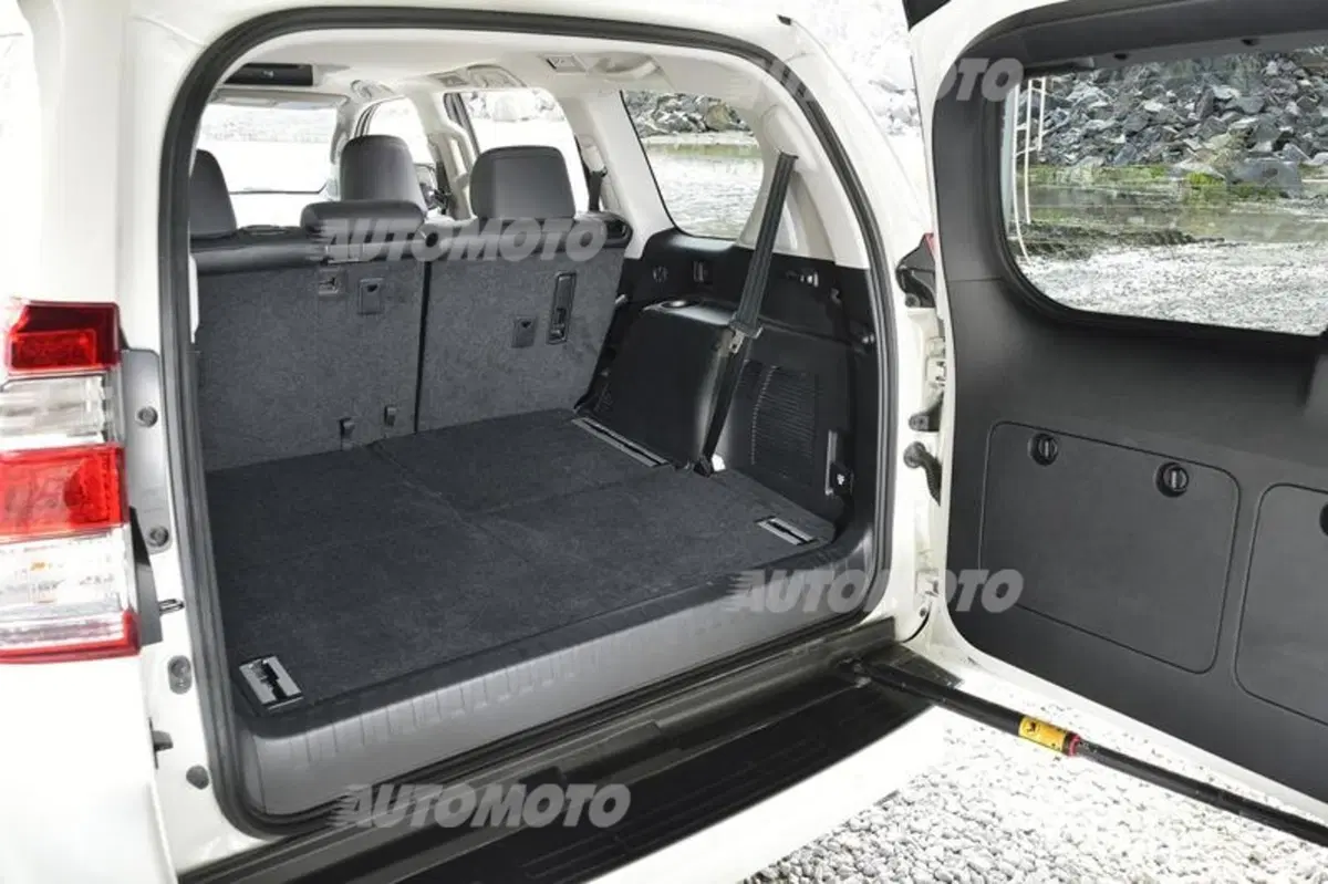 Toyota Land Cruiser restyling (36)