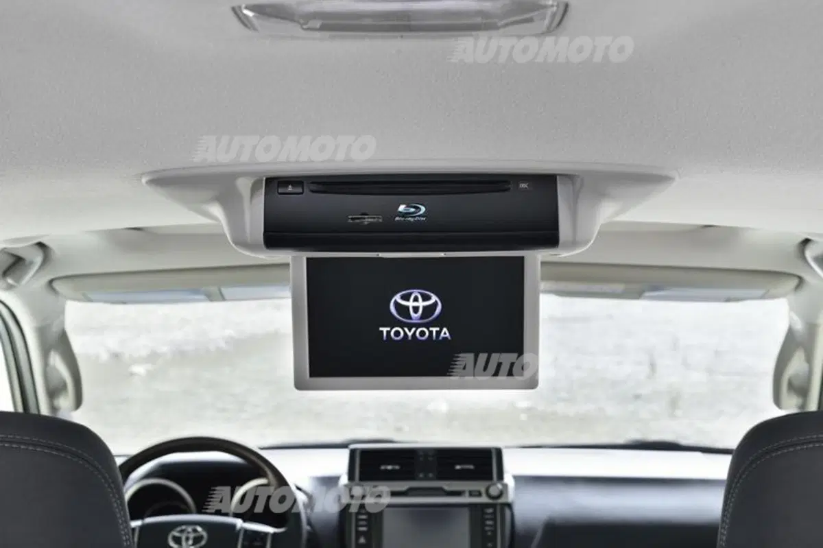 Toyota Land Cruiser restyling (39)