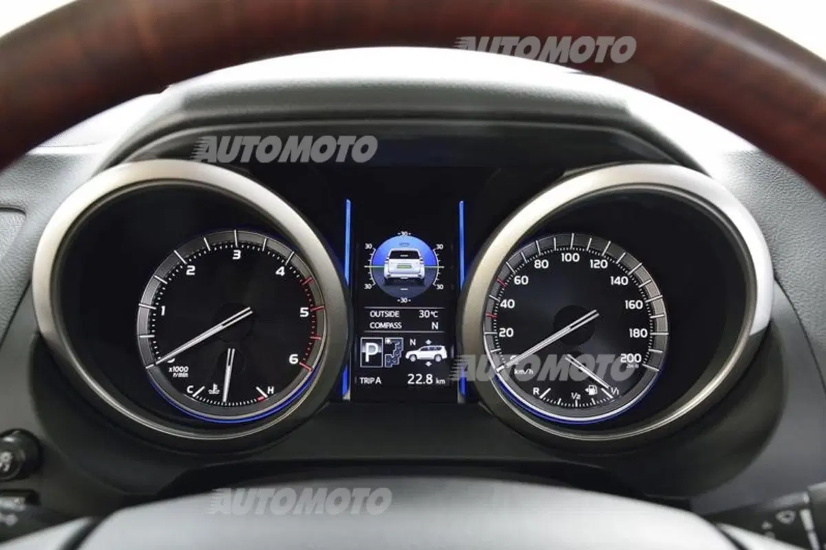 Toyota Land Cruiser restyling (40)