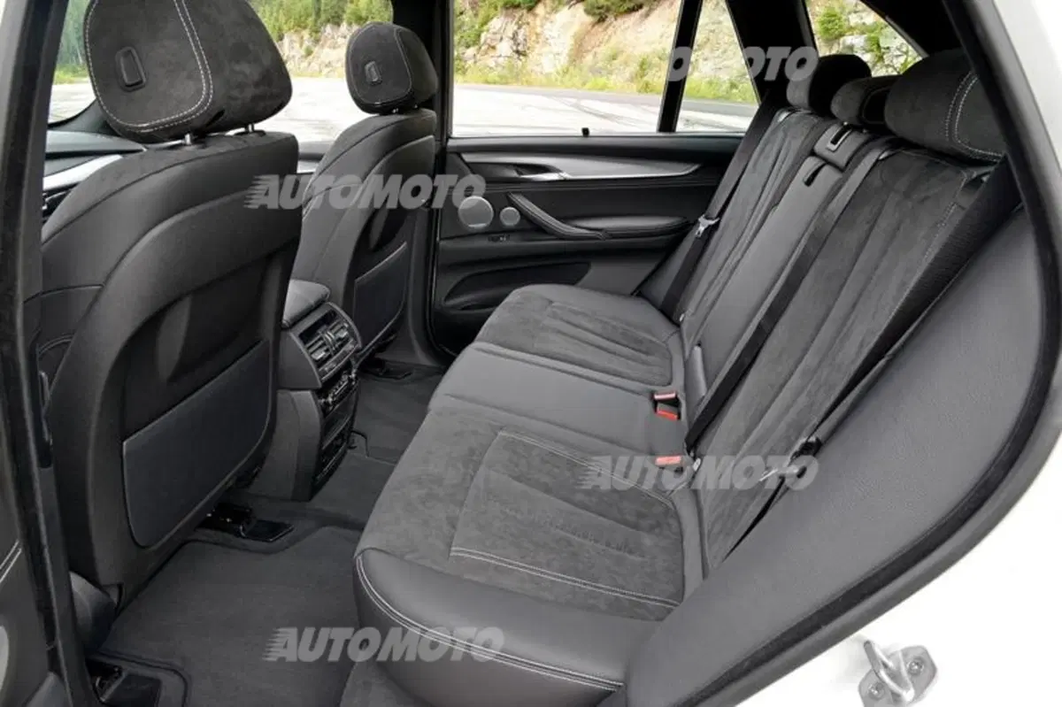 Nuova BMW X5 M50d (20)