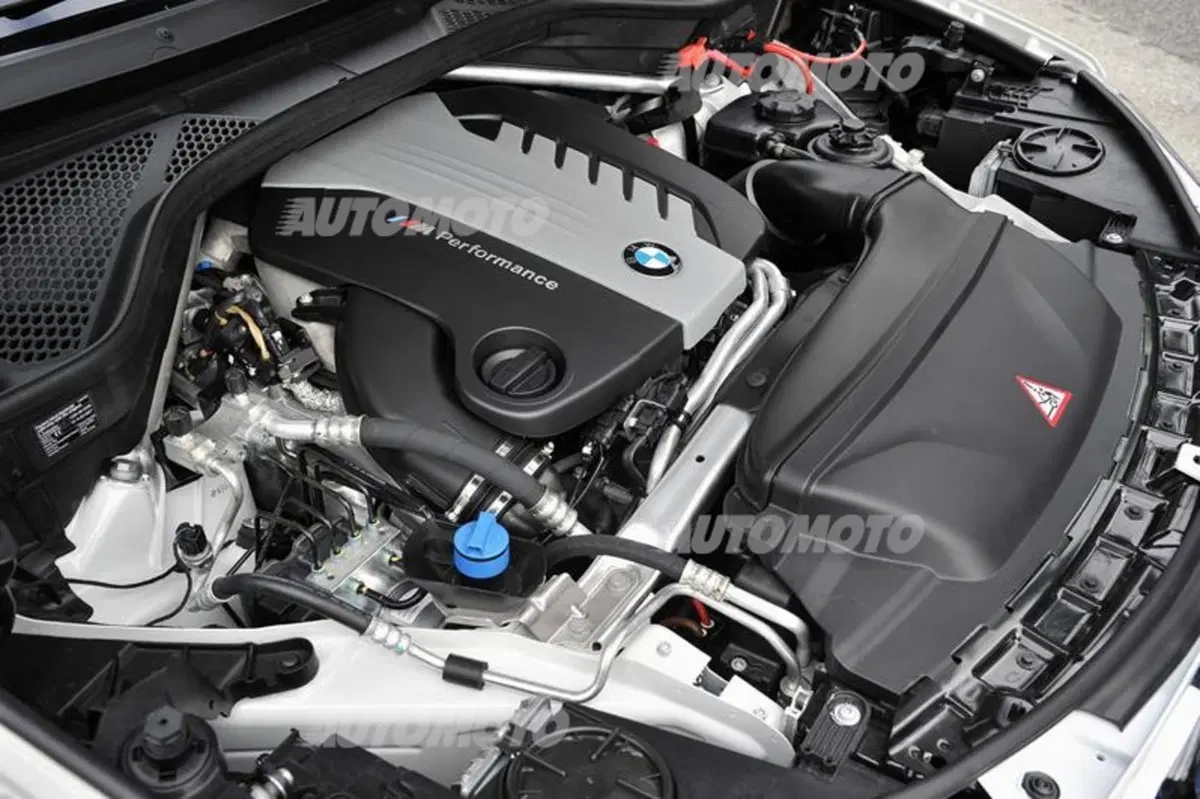 Nuova BMW X5 M50d (24)