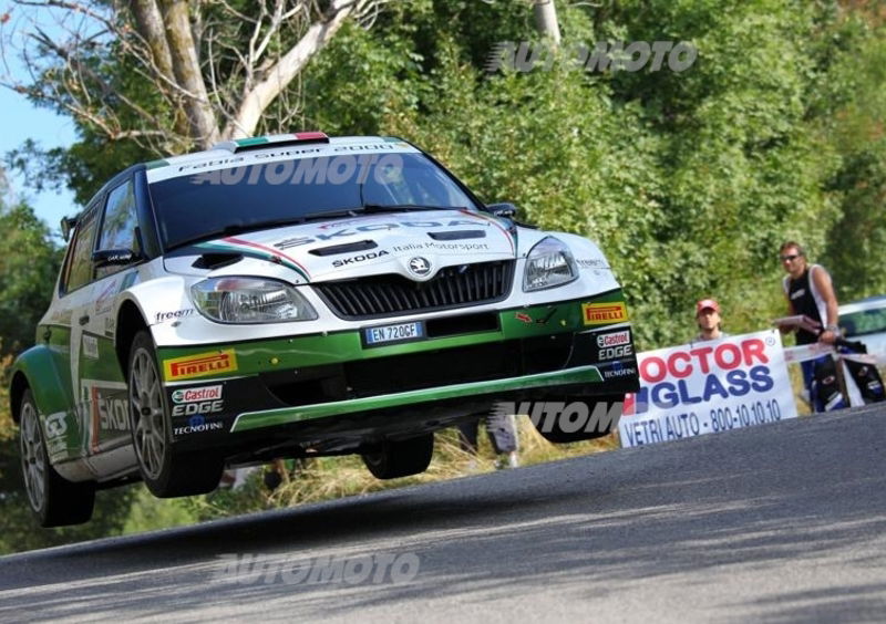 CIR 2013. Umberto Scandola (Skoda Fabia) solitario in testa al Rally del Friuli Venezia Giulia