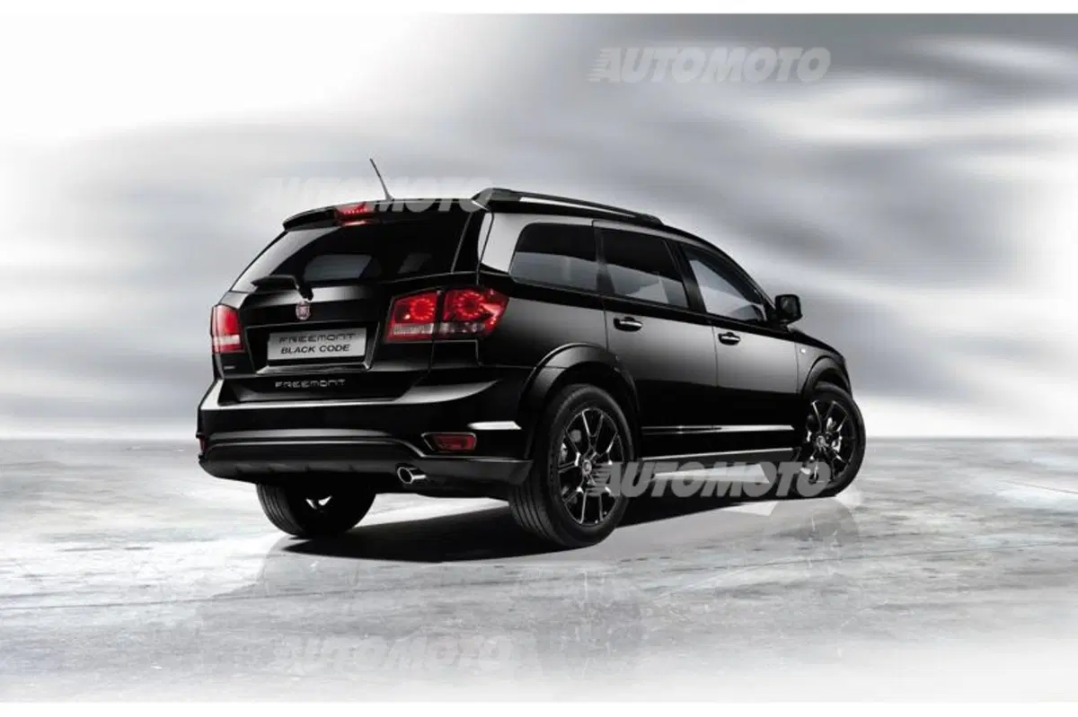 Fiat Freemont Black Code (2)