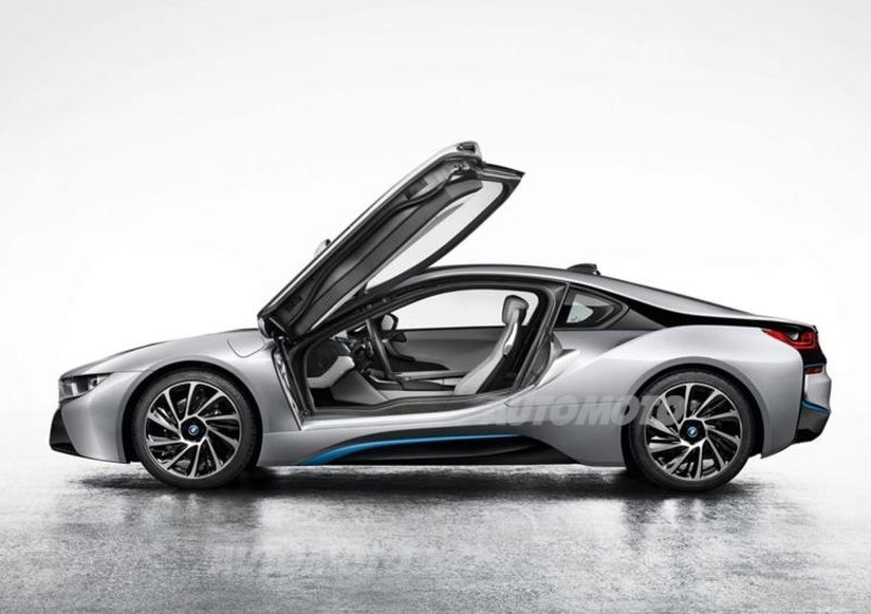 BMW i8: ecco la versione di serie