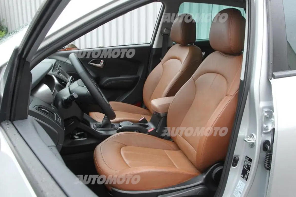 Hyundai ix35 restyling: listino prezzi (24)