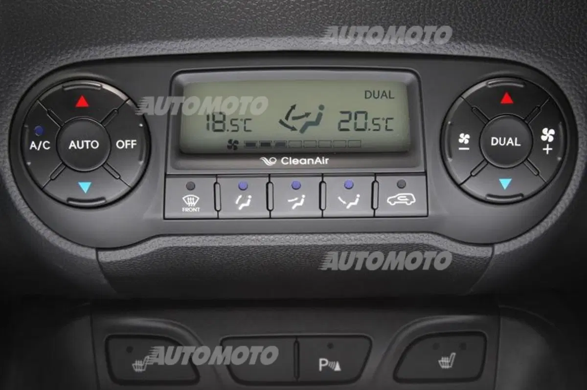 Hyundai ix35 restyling: listino prezzi (28)