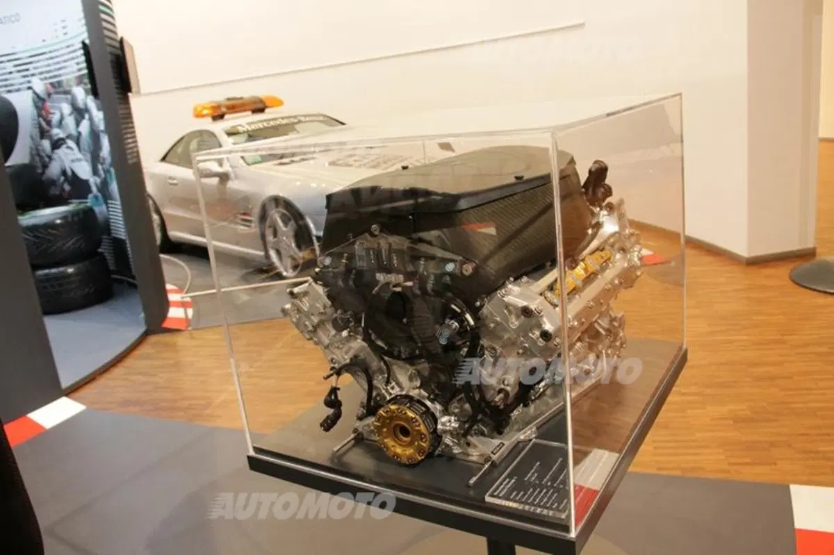 Mercedes: la storia sportiva della Stella nella mostra “Motorsport: team, tecnica e tradizione” (2)