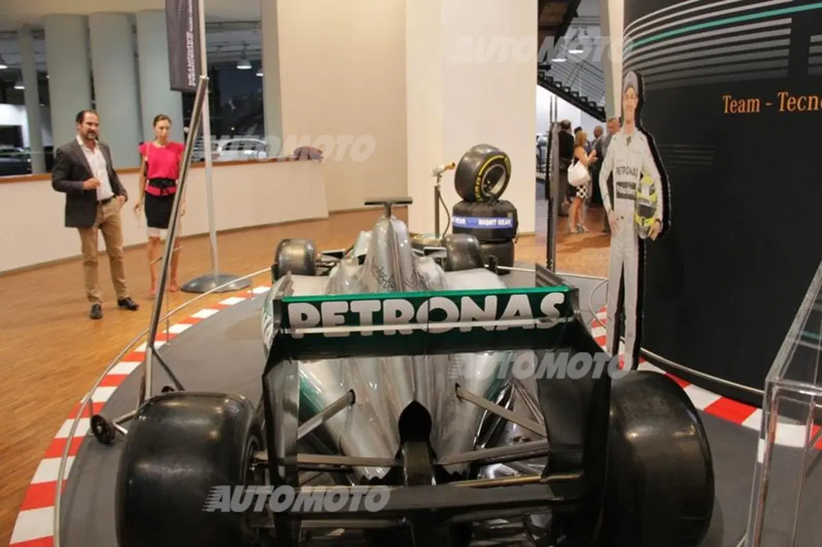 Mercedes: la storia sportiva della Stella nella mostra “Motorsport: team, tecnica e tradizione” (4)