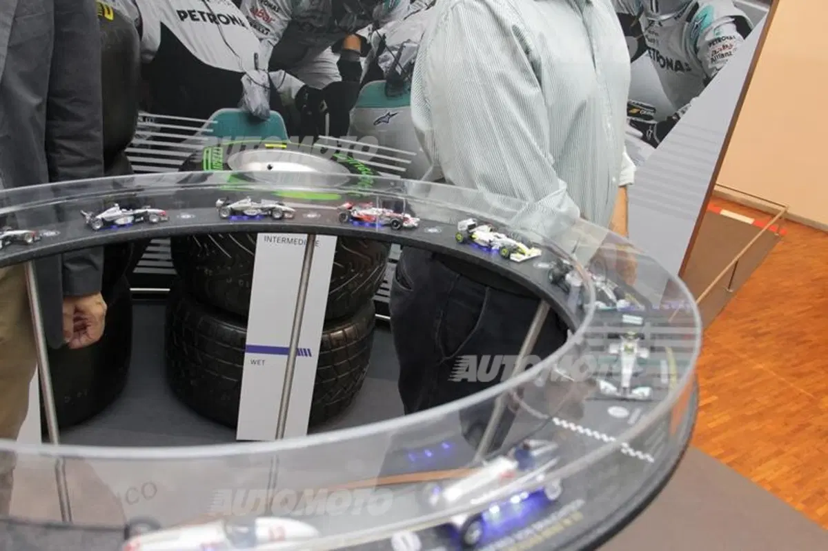 Mercedes: la storia sportiva della Stella nella mostra “Motorsport: team, tecnica e tradizione” (10)