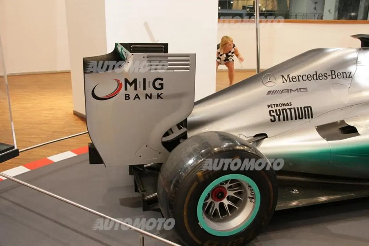 Mercedes: la storia sportiva della Stella nella mostra “Motorsport: team, tecnica e tradizione” (16)
