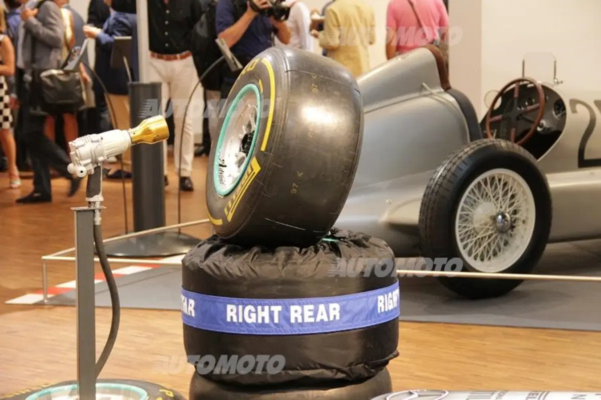Mercedes: la storia sportiva della Stella nella mostra “Motorsport: team, tecnica e tradizione” (20)