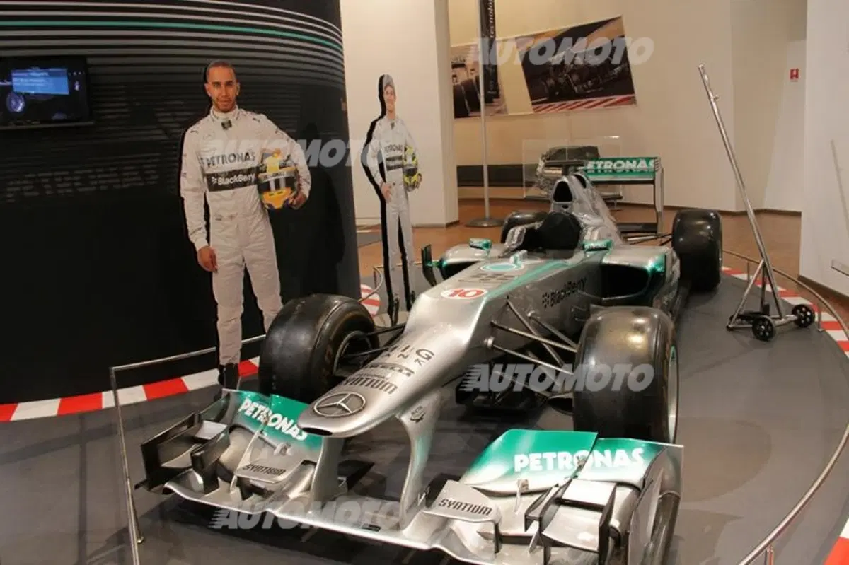 Mercedes: la storia sportiva della Stella nella mostra “Motorsport: team, tecnica e tradizione” (26)