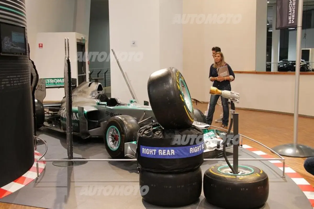 Mercedes: la storia sportiva della Stella nella mostra “Motorsport: team, tecnica e tradizione” (31)