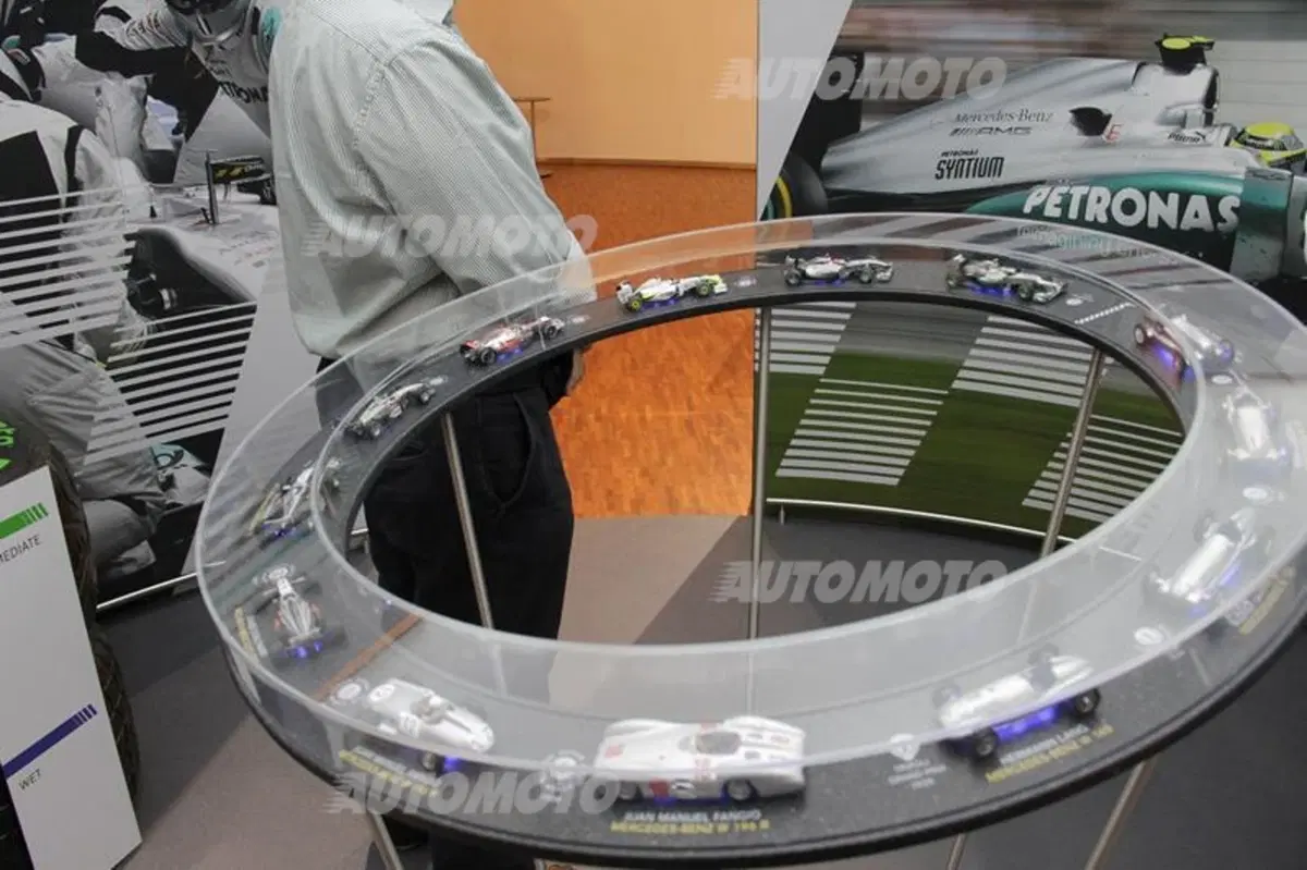Mercedes: la storia sportiva della Stella nella mostra “Motorsport: team, tecnica e tradizione” (32)