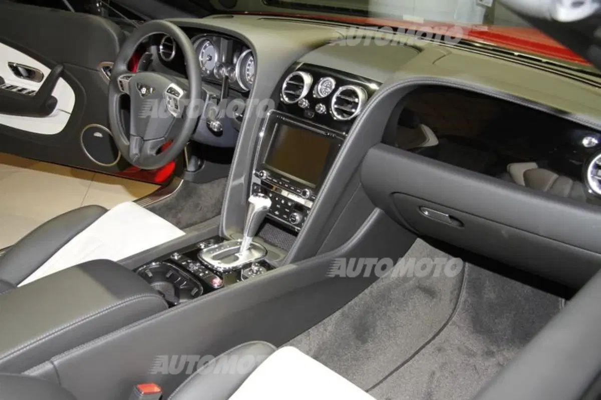 Bentley al Salone di Francoforte 2013 (6)