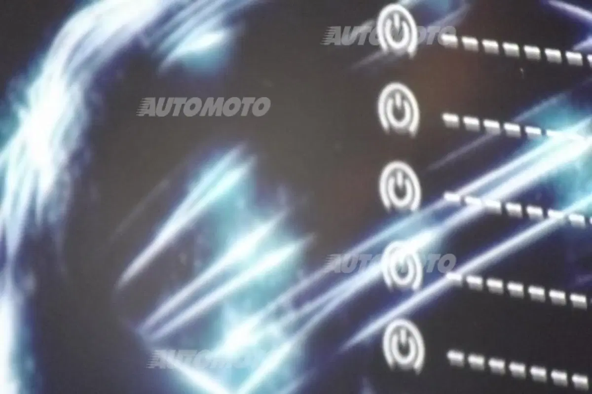 Trace your road. La spot per la Lexus IS Hybrid (6)