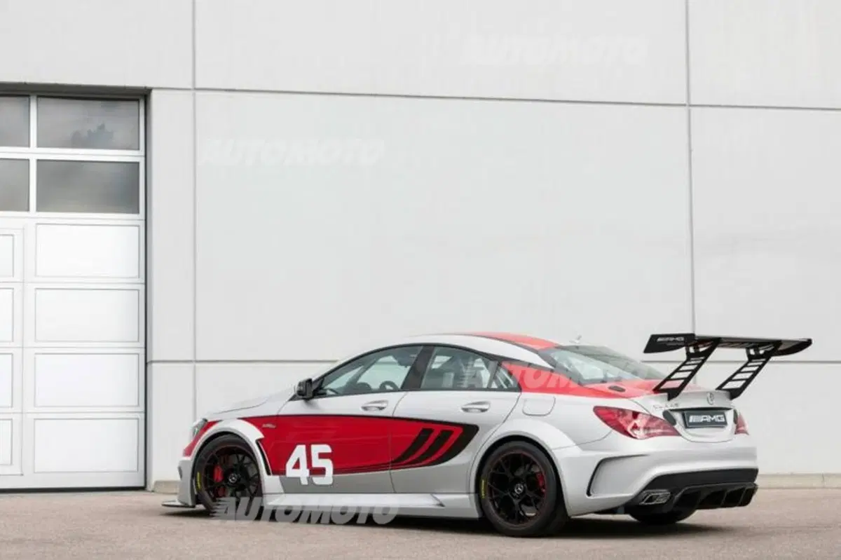 Mercedes-Benz CLA 45 AMG Racing Series concept (10)