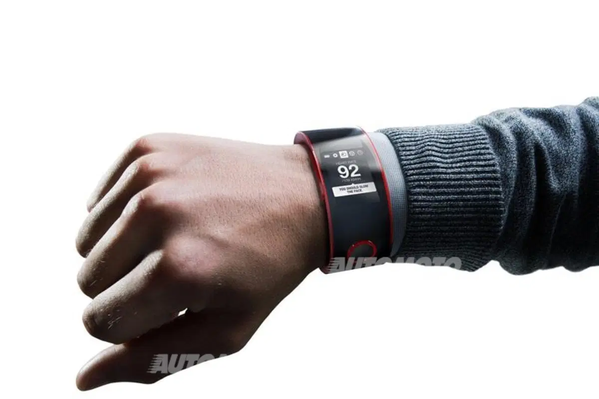 Nissan Nismo Watch: il primo orologio capace di connettere veicolo e guidatore (2)