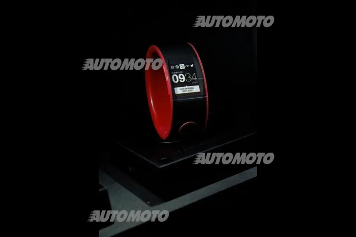 Nissan Nismo Watch: il primo orologio capace di connettere veicolo e guidatore (5)