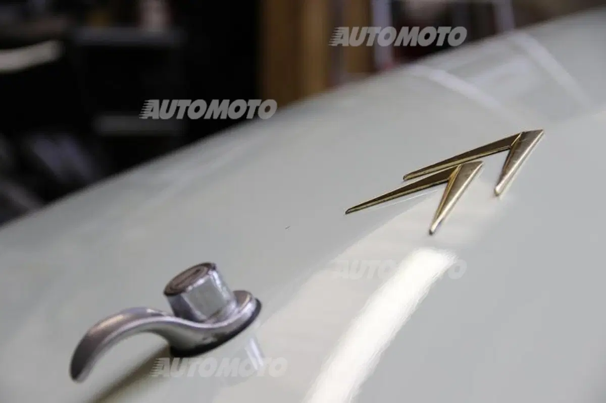 Citroen DS: nell'officina dove rinasce il mito francese (29)