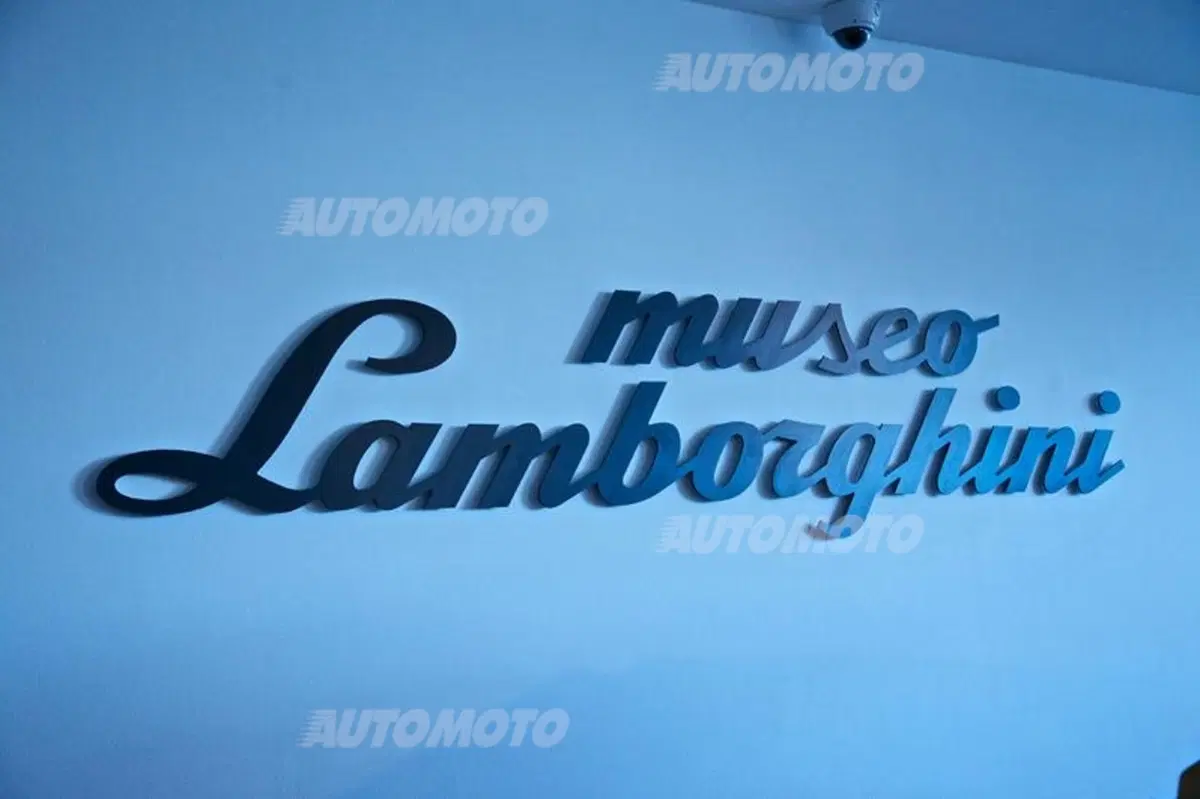 Lamborghini: inaugurato il nuovo centro logistico da 10.000 metri quadri (2)