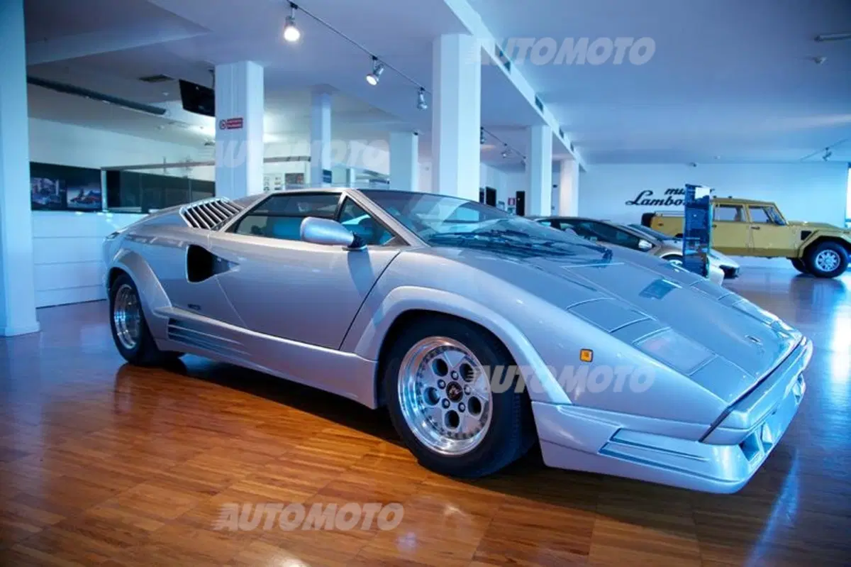 Lamborghini: inaugurato il nuovo centro logistico da 10.000 metri quadri (7)