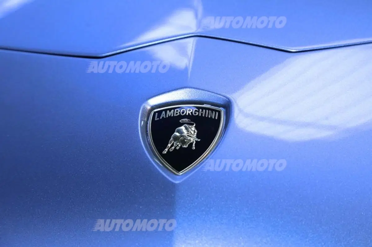 Lamborghini: inaugurato il nuovo centro logistico da 10.000 metri quadri (18)