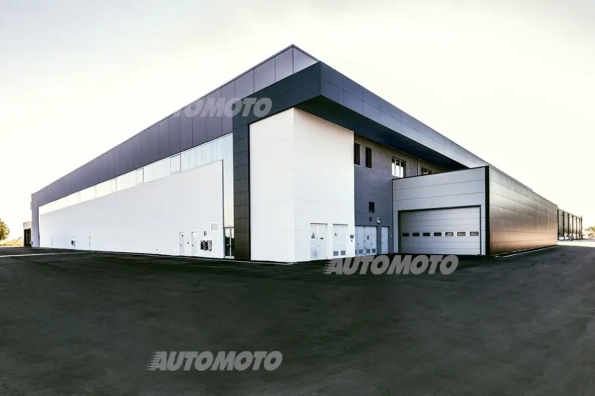 Lamborghini: inaugurato il nuovo centro logistico da 10.000 metri quadri (19)
